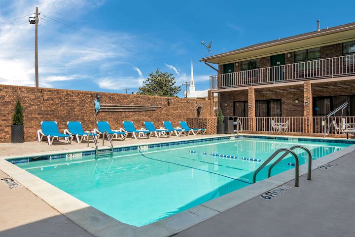 Pool 4 of 28