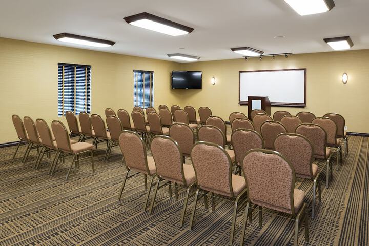 Holiday Inn Express Holland by IHG