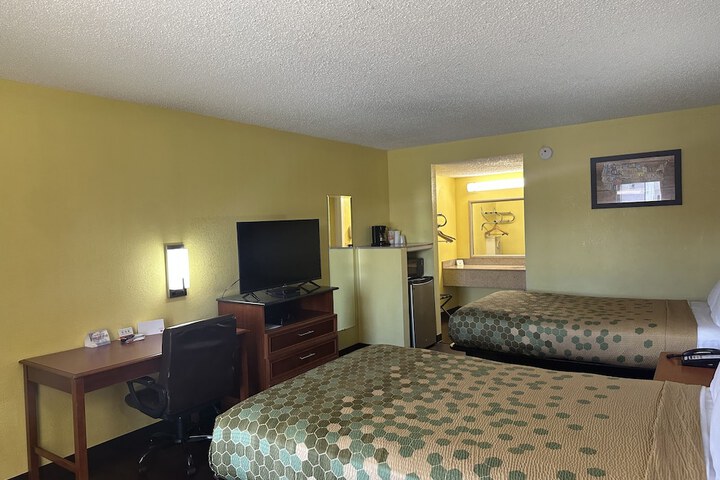 Room 17 of 29