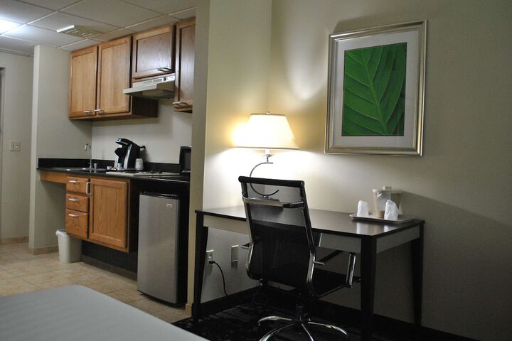 Room 17 of 30