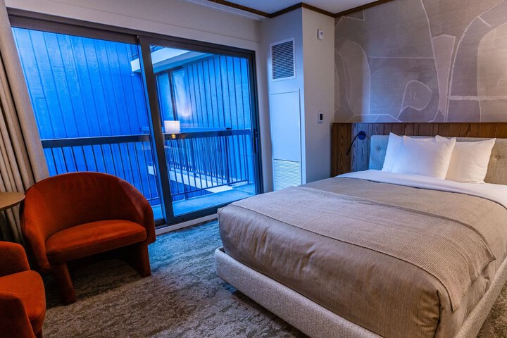Room 52 of 138