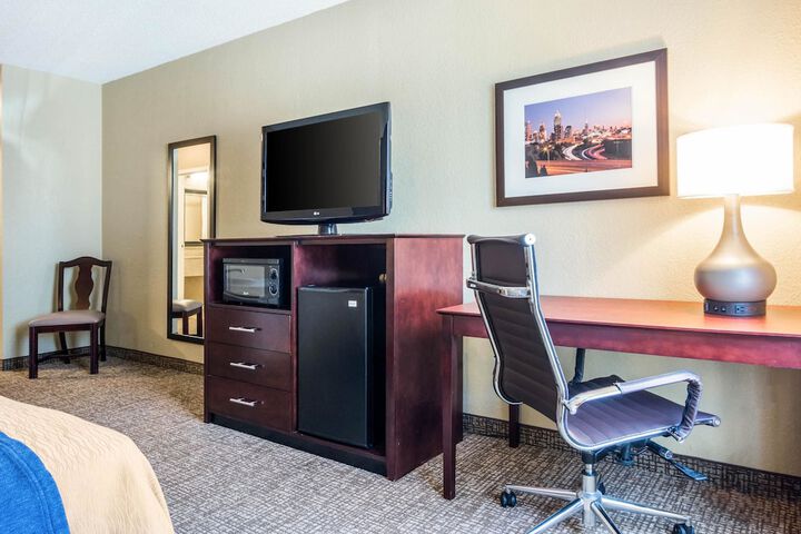Room 9 of 25