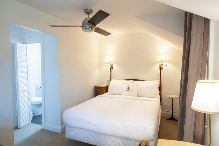 Room 78 of 103