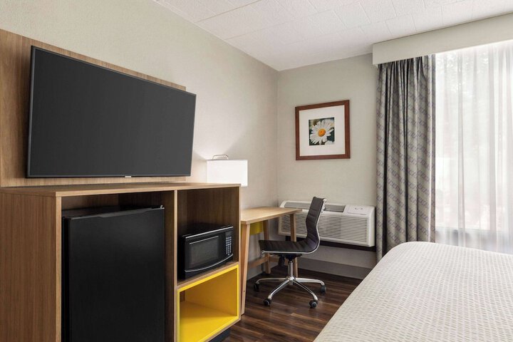 Room 15 of 50