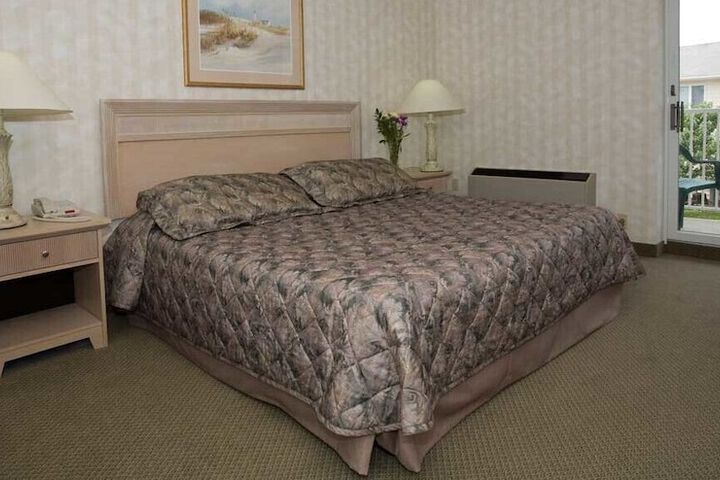 Room 15 of 33