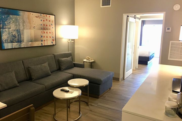 Room 30 of 102