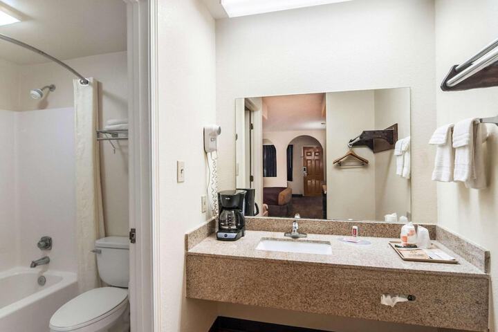 Room 16 of 29