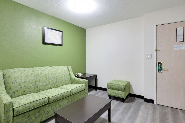 Room 16 of 46