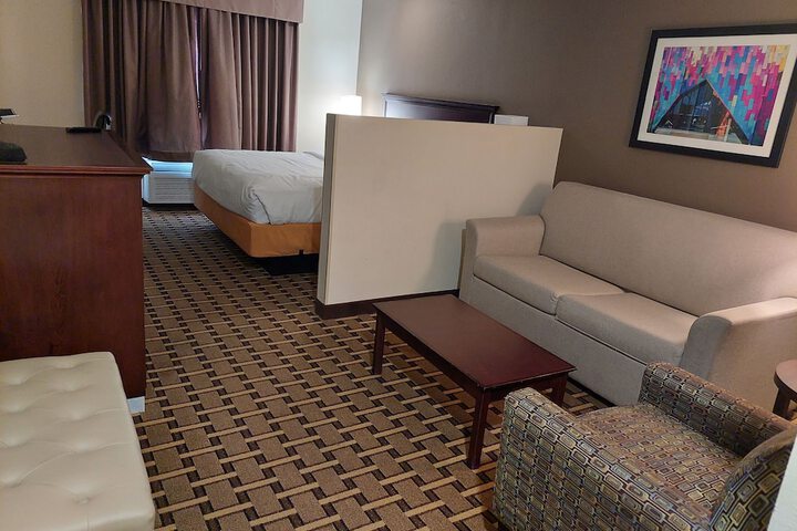 Room 8 of 14