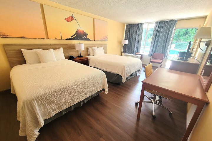 Room 12 of 18
