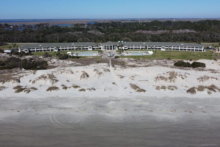 Days Inn & Suites by Wyndham Jekyll Island