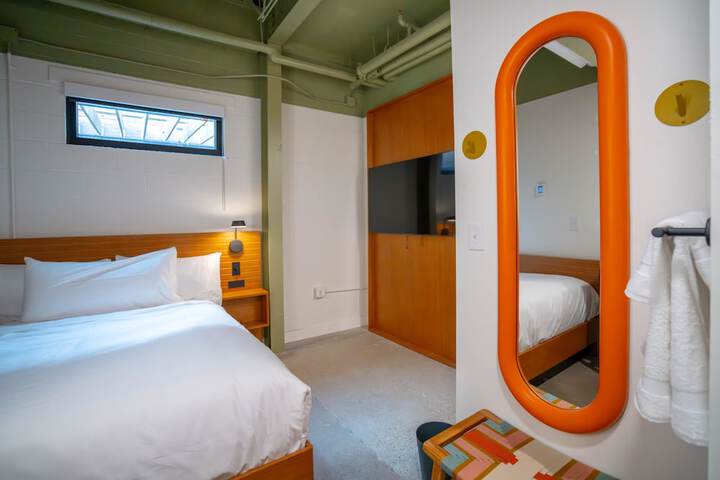 Room 65 of 115