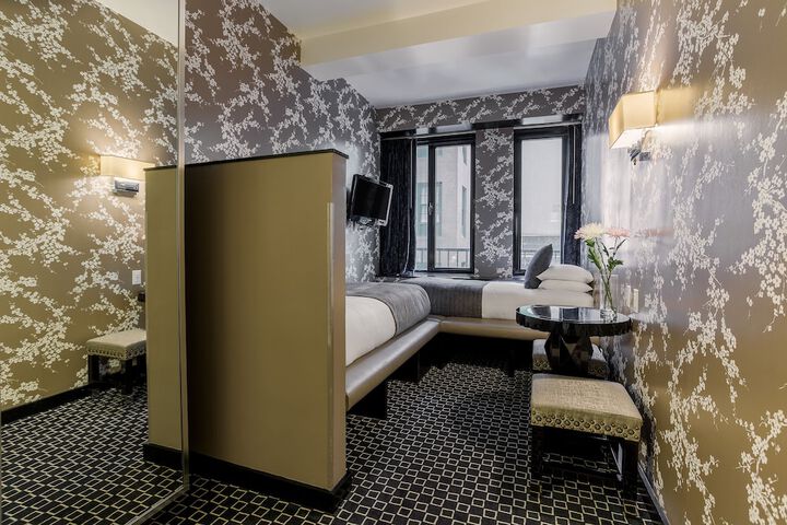 Room 26 of 42
