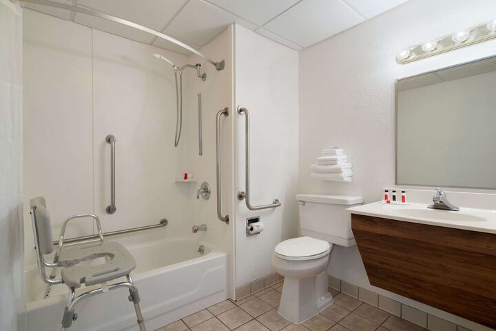 Room 14 of 27