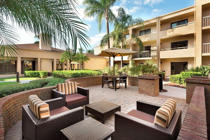 Hotel Exterior 42 of 42