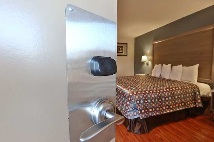Room 52 of 81