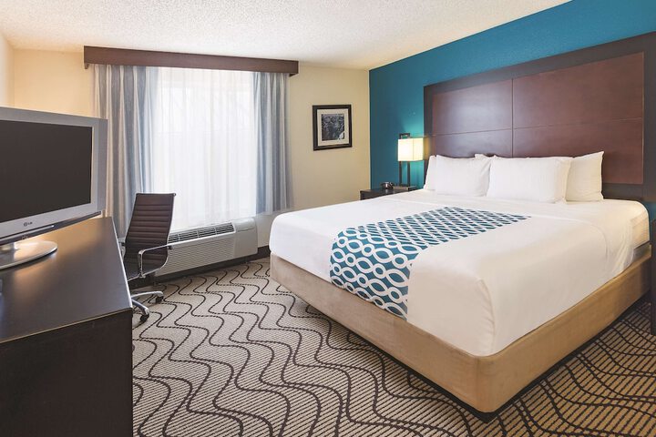 Room 32 of 40