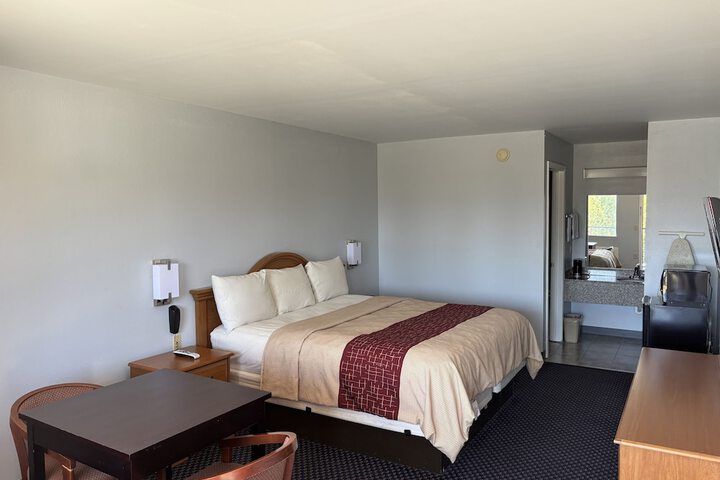 Clairmont Inn