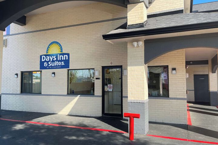 Days Inn by Wyndham Dickinson TX