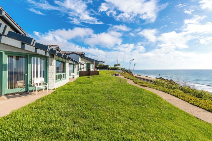 Wave Crest Resort
