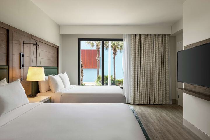 Room 73 of 121