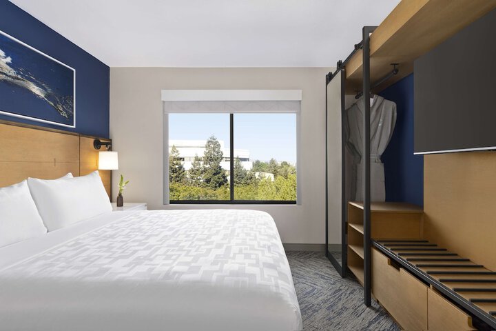 Room 49 of 75