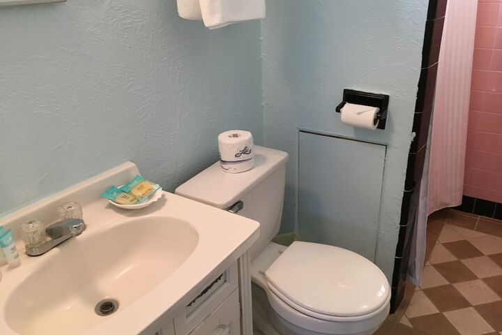 Room 9 of 19