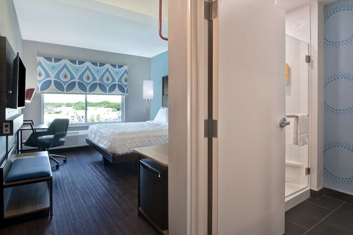 Room 17 of 35