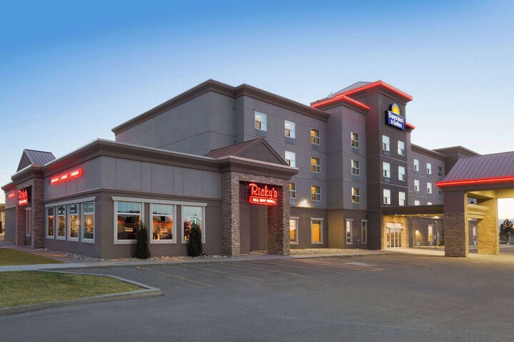 Days Inn & Suites by Wyndham Edmonton Airport