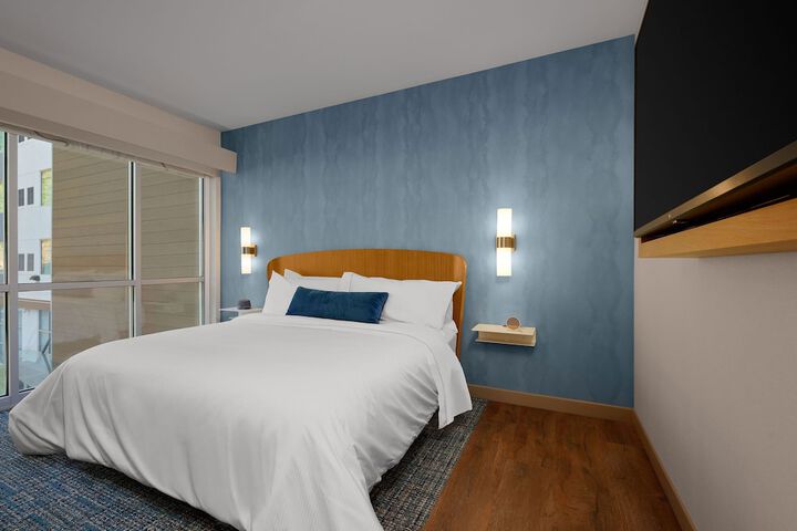 Room 33 of 53