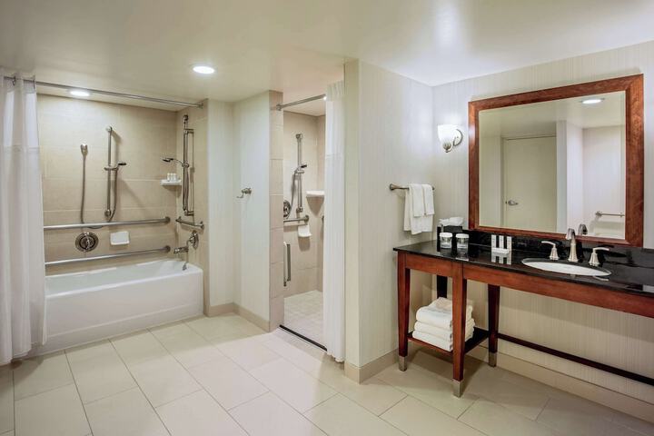 Embassy Suites by Hilton Boston Waltham