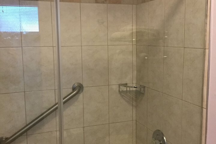 Econo Lodge South