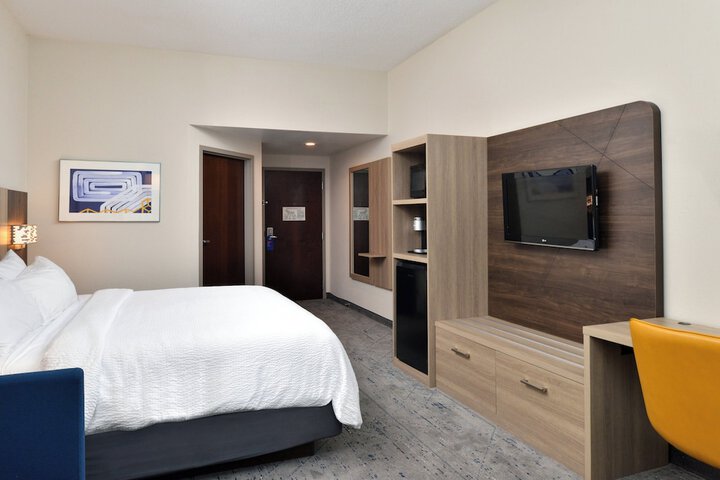Room 27 of 63
