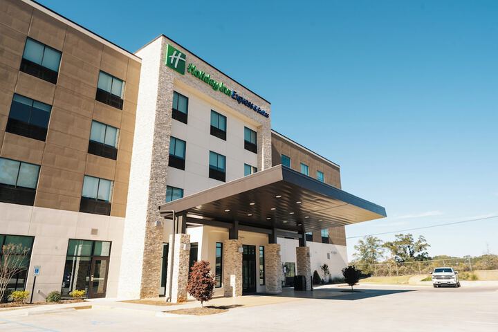 Hotel 7 of 70