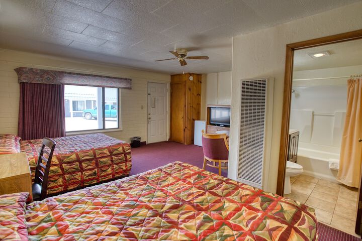 Room 5 of 16