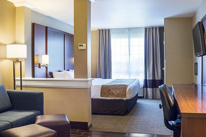 Comfort Suites Minot South