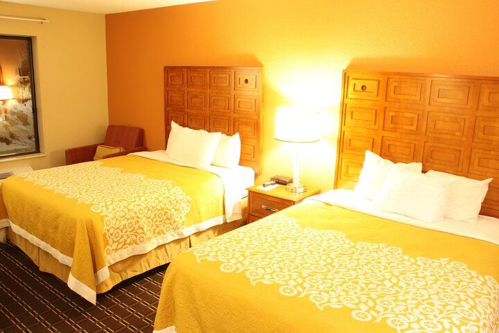 Room 32 of 51