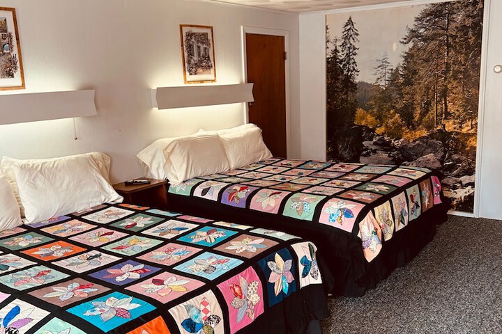 Room 17 of 19