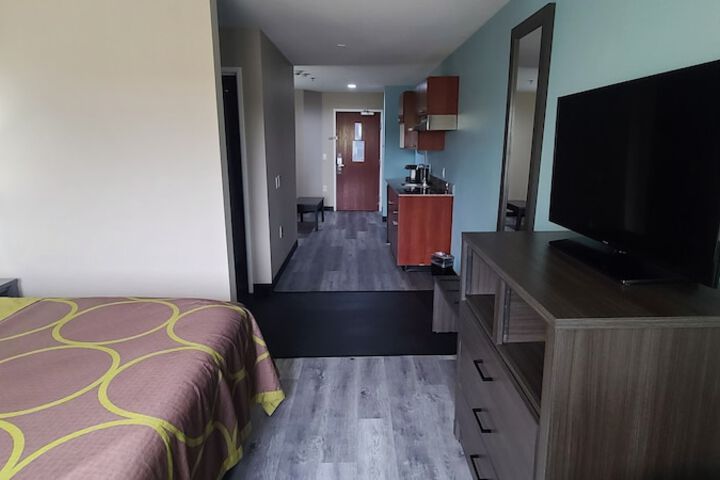 Super 8 by Wyndham Lubbock West