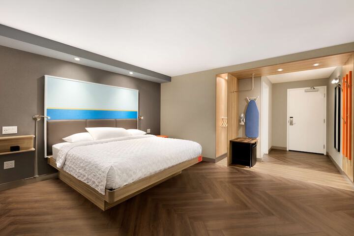 Room 15 of 30