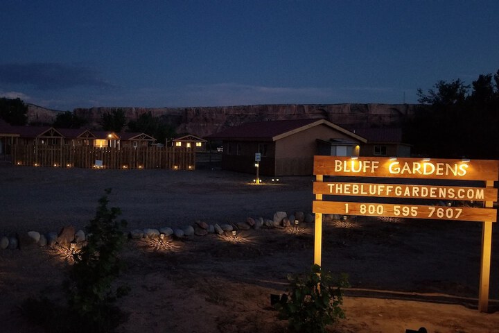 Bluff Gardens Cabins