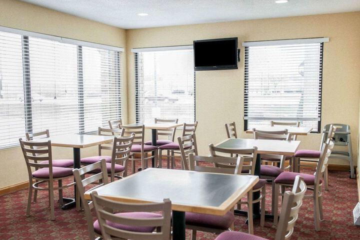 Breakfast/Coffee Service 41 of 46