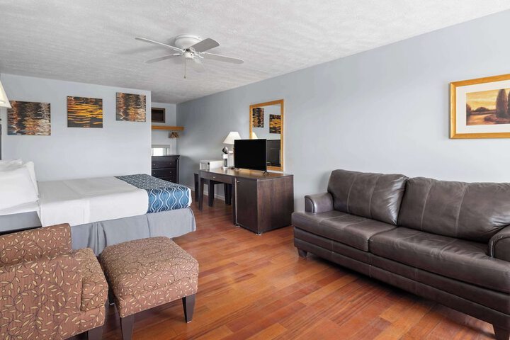 Room 16 of 25