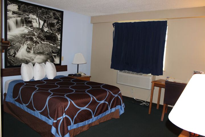 Room 19 of 32