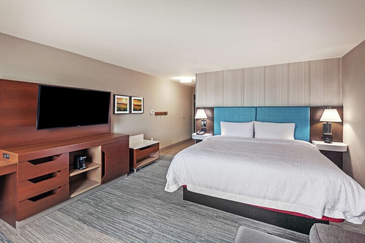 Hampton Inn Gardner Conference Center