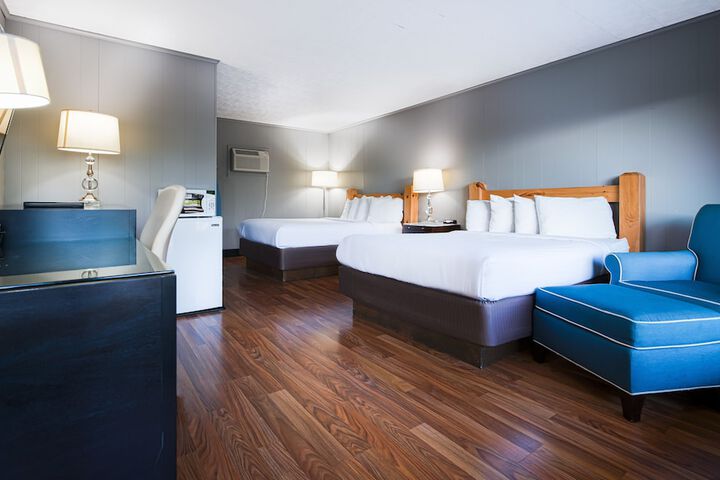 Natura Vue Resort & Boathouse