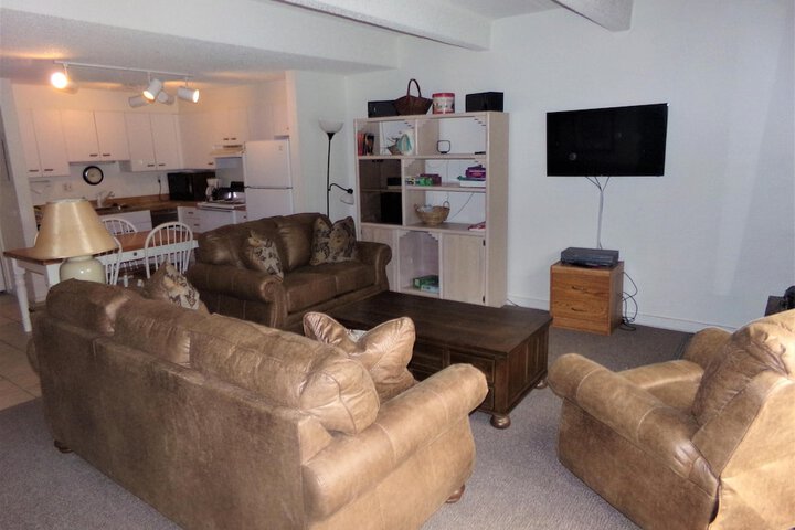 Snowflake 1 Bed plus Den 2 Bath