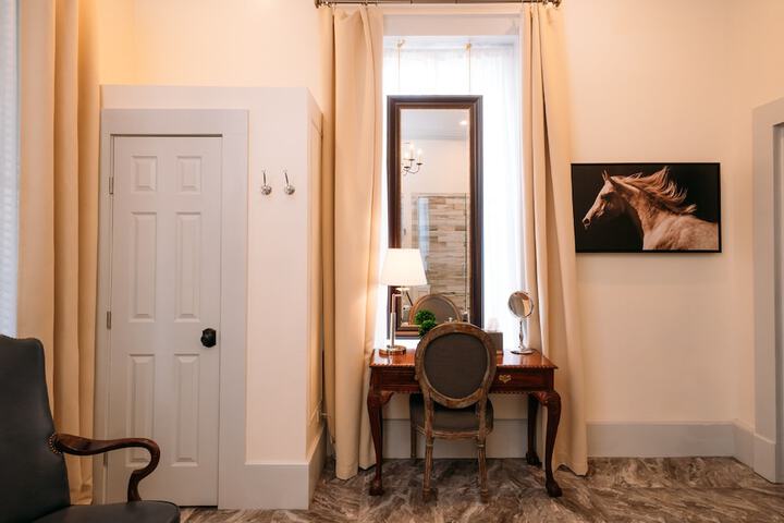 Room 167 of 361