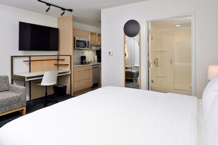 Room 18 of 33