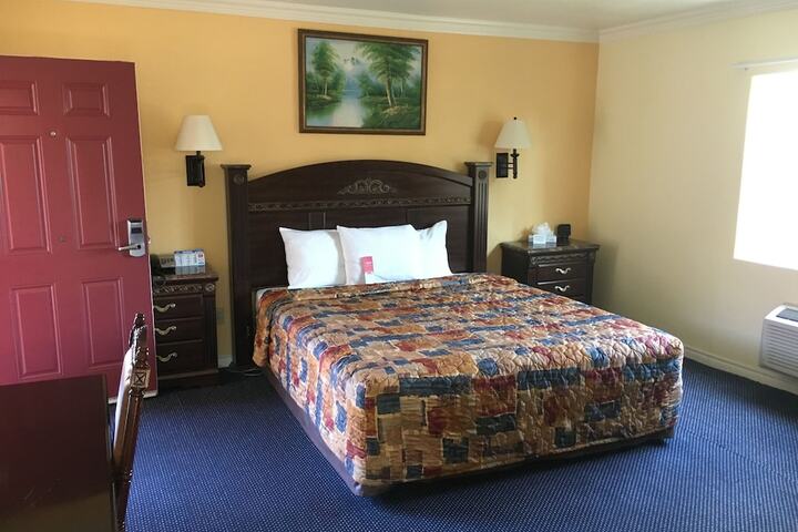 Room 32 of 42